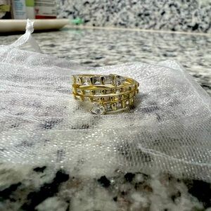 Beautiful 14k gold plated ring, never been worn!!!